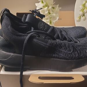 NIKE Men's Black Sneakers